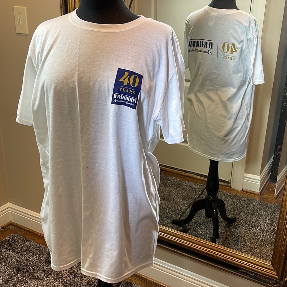 White GILDAN SOFT STYLE TEE SHIRT.  LARGE OR X LARGE - Picture 3 of 5